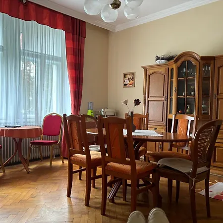 Szalay 4*