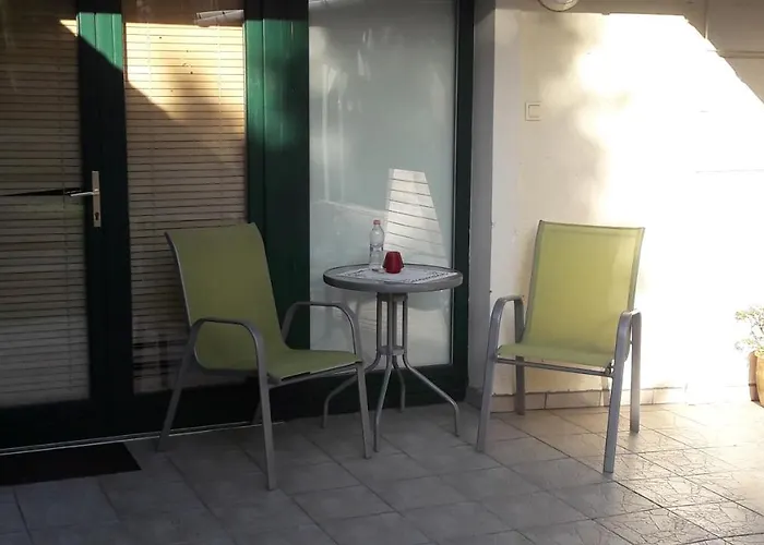 לינה וארוחת בוקר Szalay 4*