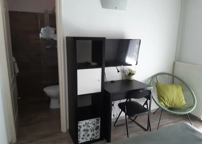 Szalay לינה וארוחת בוקר